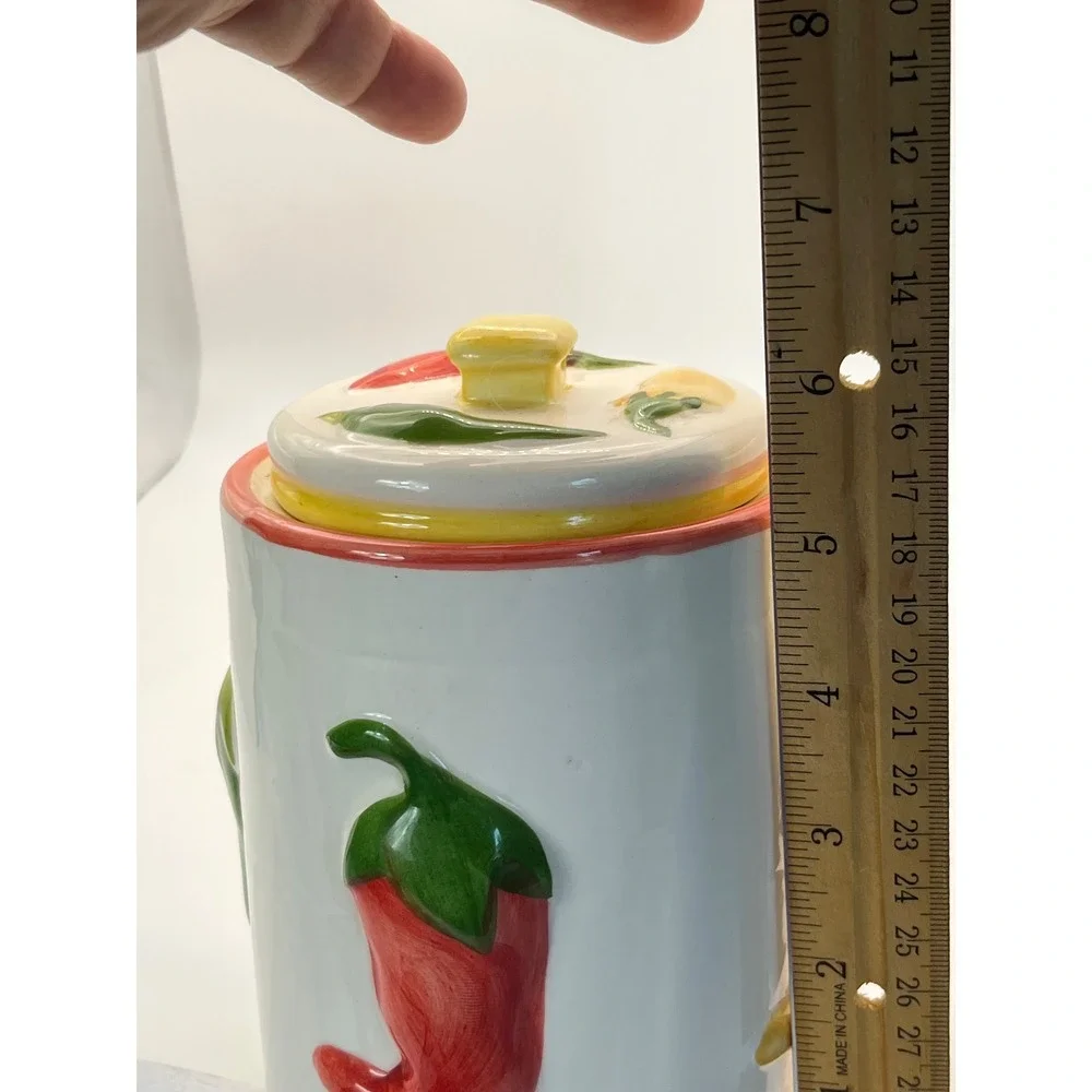 Sap trading co, Chili Pepper Kitchen Canister 3D Raised Relief White Jar 7in vnt